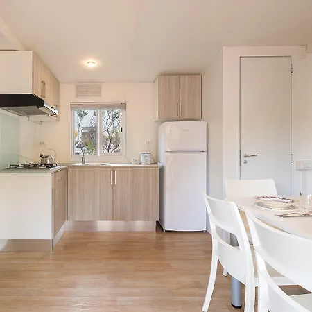 Village Laguna Blu מלון *