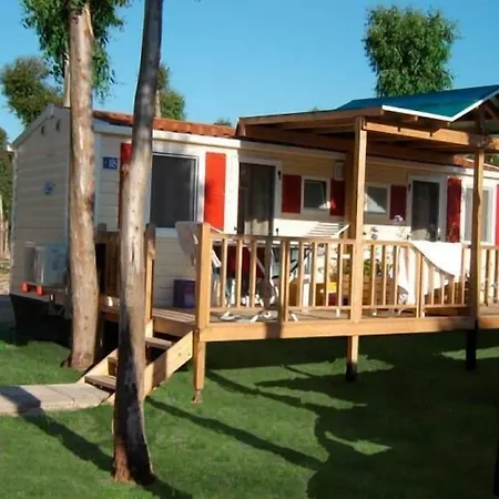 מלון Village Laguna Blu *