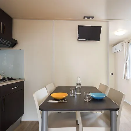 מלון Village Laguna Blu