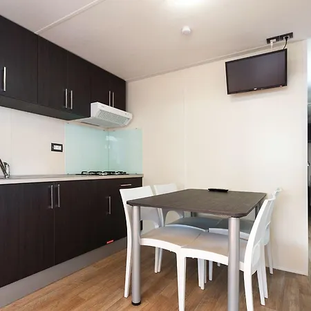 Village Laguna Blu מלון פרטיליה