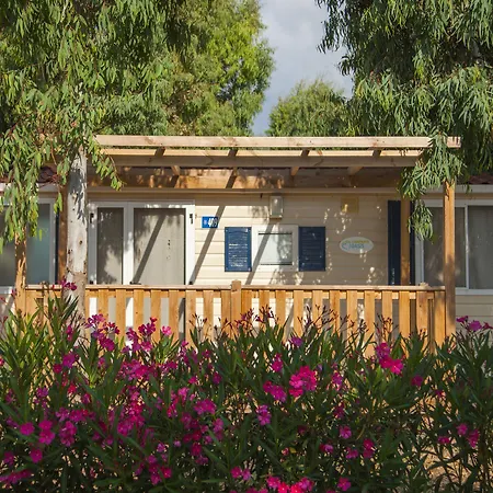 Village Laguna Blu מלון פרטיליה