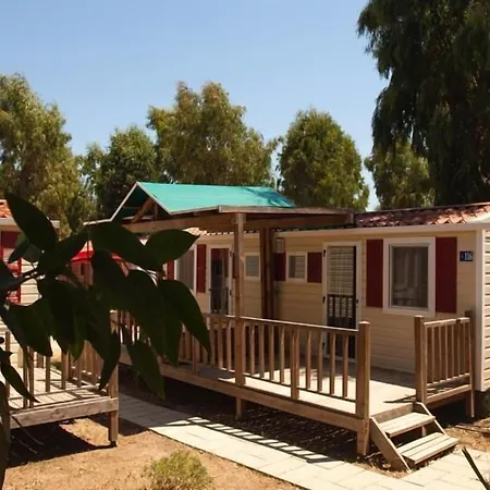 מלון Village Laguna Blu פרטיליה