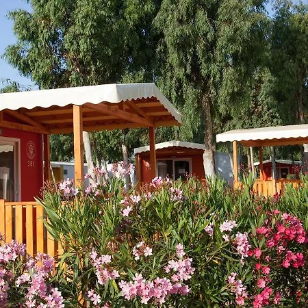 Village Laguna Blu מלון פרטיליה