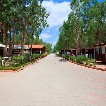 Village Laguna Blu מלון פרטיליה