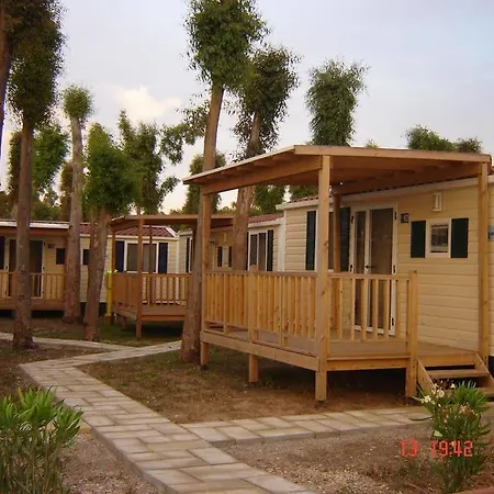 Village Laguna Blu מלון *